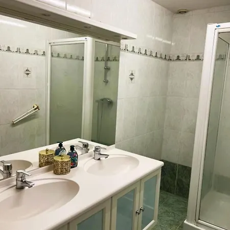 شقة Spacious House Ideally Located *